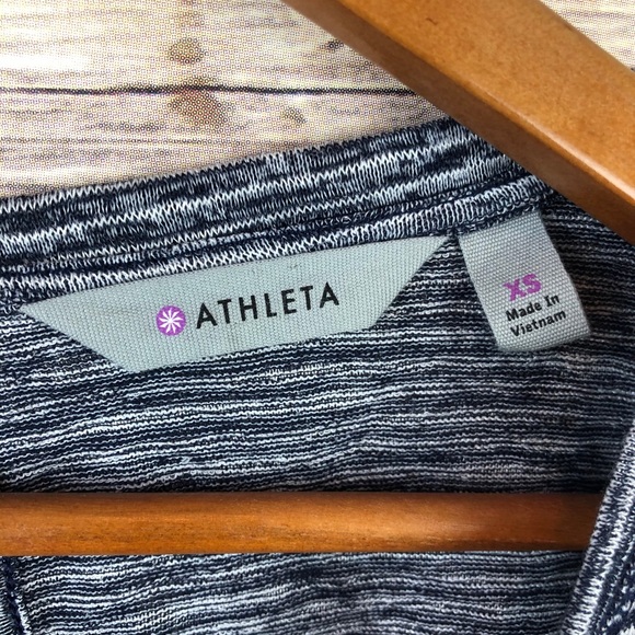 Athleta Breezy Cutout Back Long Sleeve Top Sz XS - Picture 2 of 7
